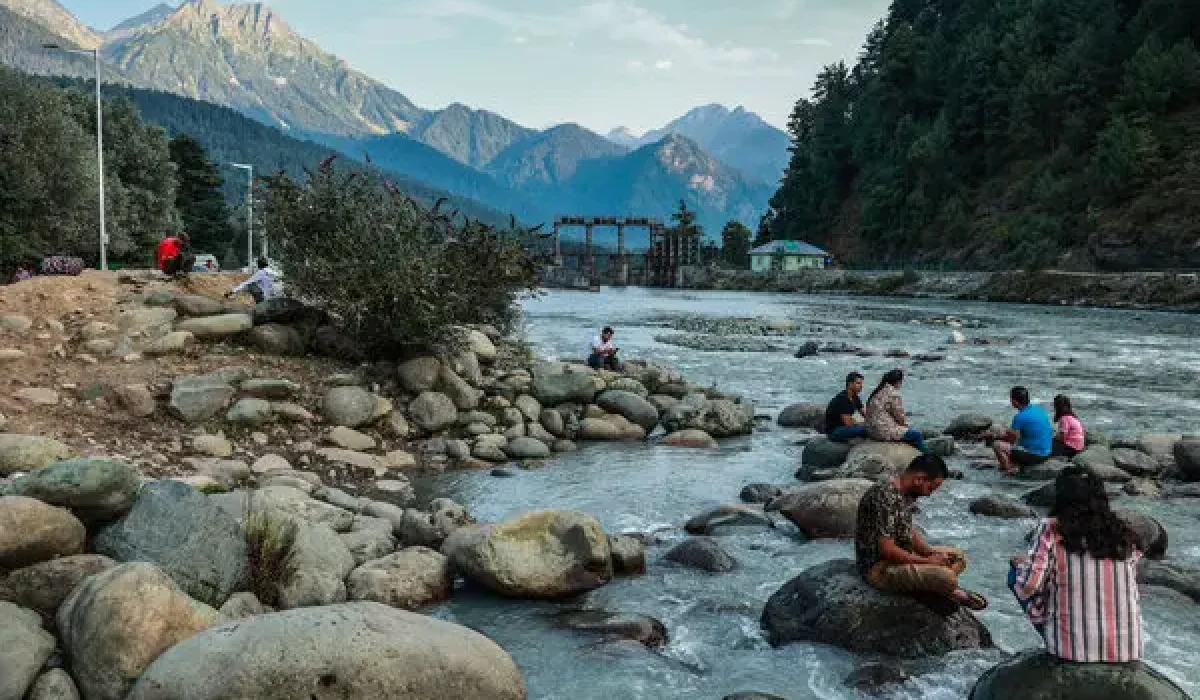 22int-india-kashmir-articleLarge